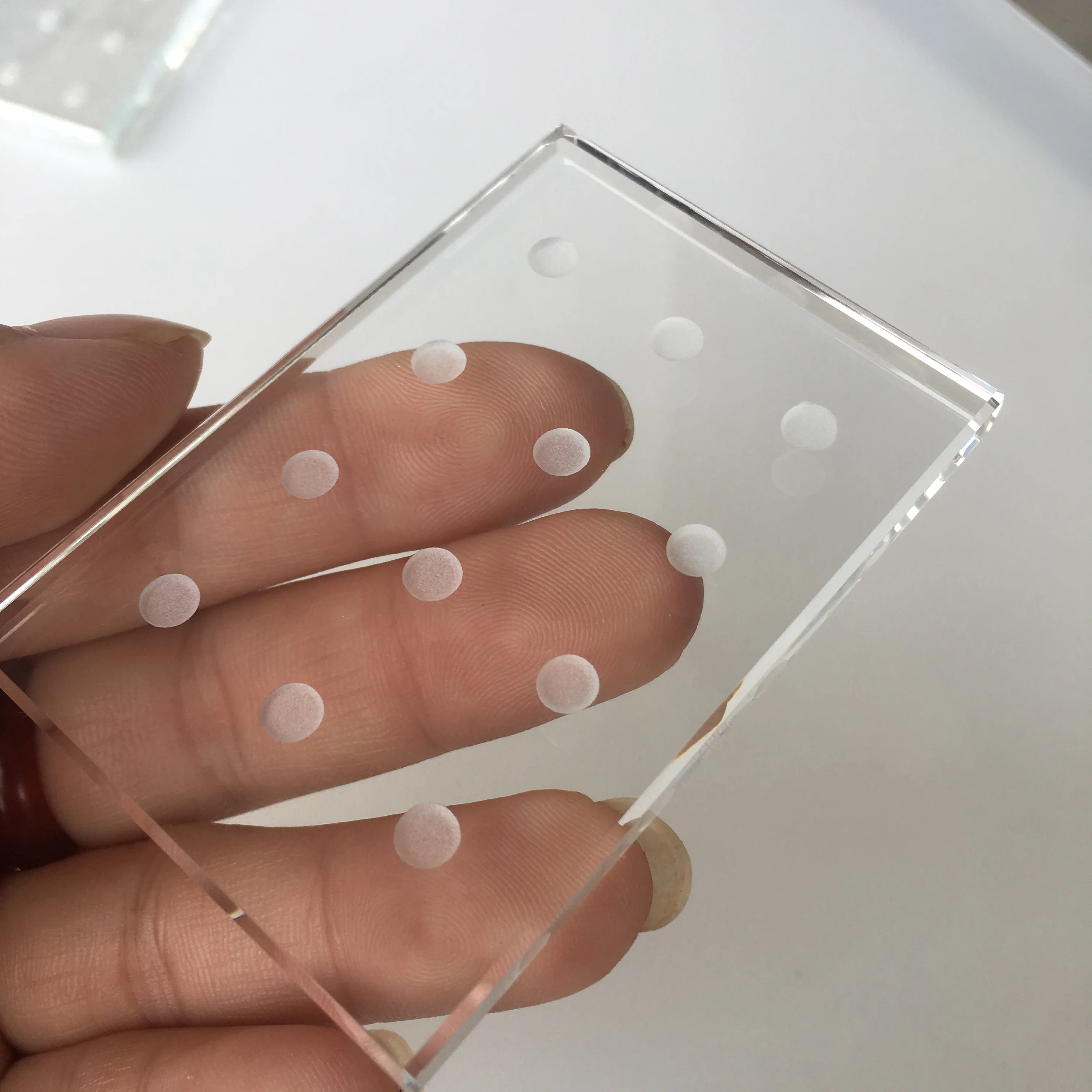 New crystal glass glue tray for eyelash extension glue holder with 12 holes, Transparent
New crystal glass glue tray for eyelash extension glue holder with 12 holes, Transparent