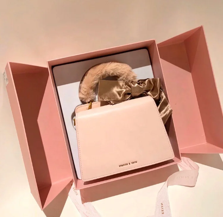 2020 Hot Fashion Pu Leather Shoulder Fur Pink Tote Handbag For Valentine's Day With Pink Box Charles Kelth Bags, Customizable
2020 Hot Fashion Pu Leather Shoulder Fur Pink Tote Handbag For Valentine's Day With Pink Box Charles Kelth Bags, Customizable