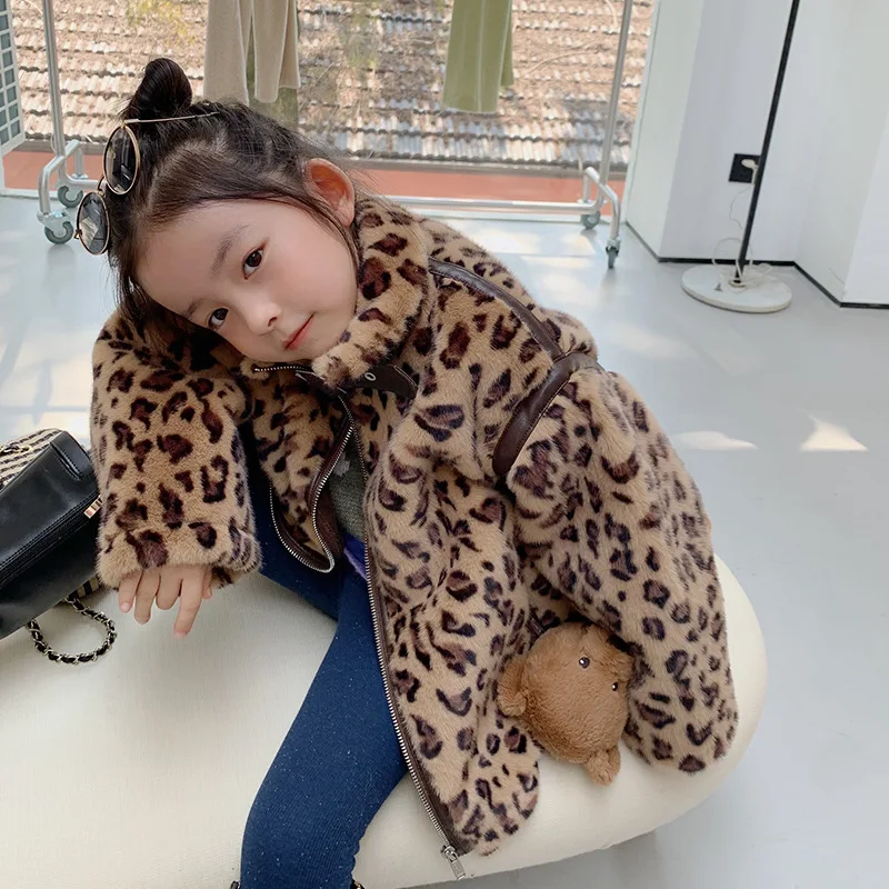 New Fashion toddler girls allover leopard printed wool jacket new winter girls thick warm fleece jacket coat with purse, Picture
New Fashion toddler girls allover leopard printed wool jacket new winter girls thick warm fleece jacket coat with purse, Picture