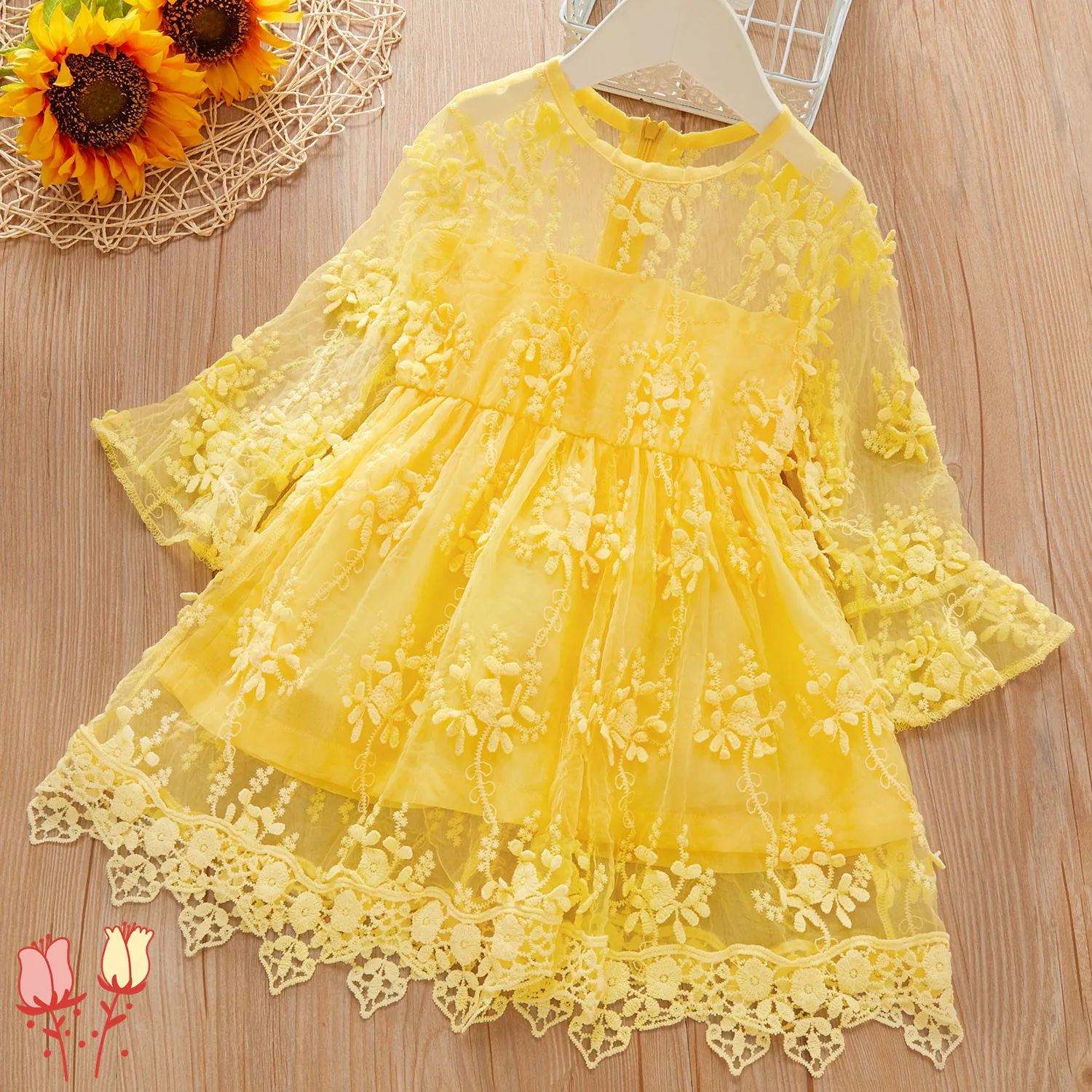 Infant high quality kids girls dress Hollow out lace princess pretty small girls frock 2-7years girls dress, Pink/white
Infant high quality kids girls dress Hollow out lace princess pretty small girls frock 2-7years girls dress, Pink/white