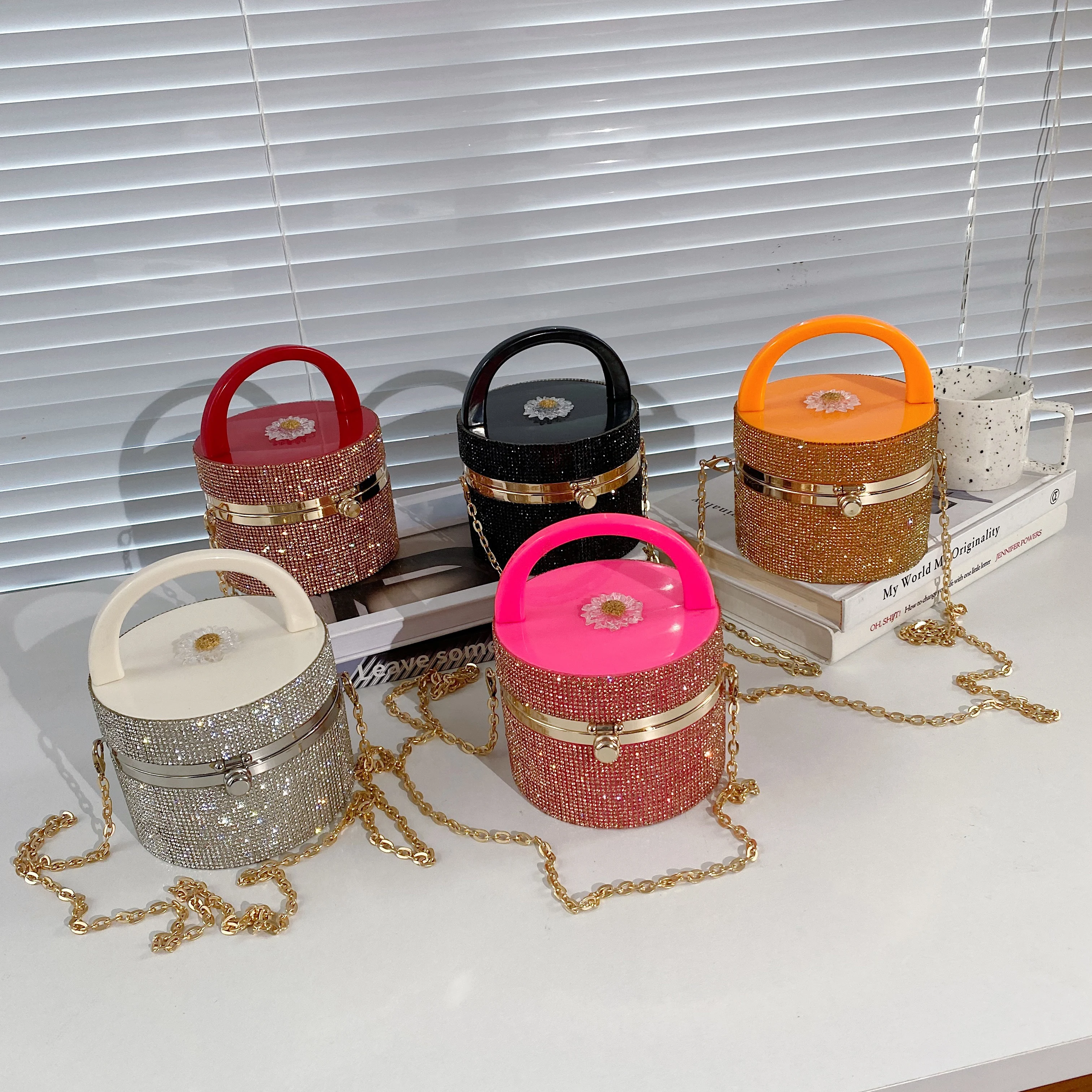 2022 hot sale top handle fashion rhinestone cute mini bucket bag diamond small bucket evening handbag, 5 colors
2022 hot sale top handle fashion rhinestone cute mini bucket bag diamond small bucket evening handbag, 5 colors