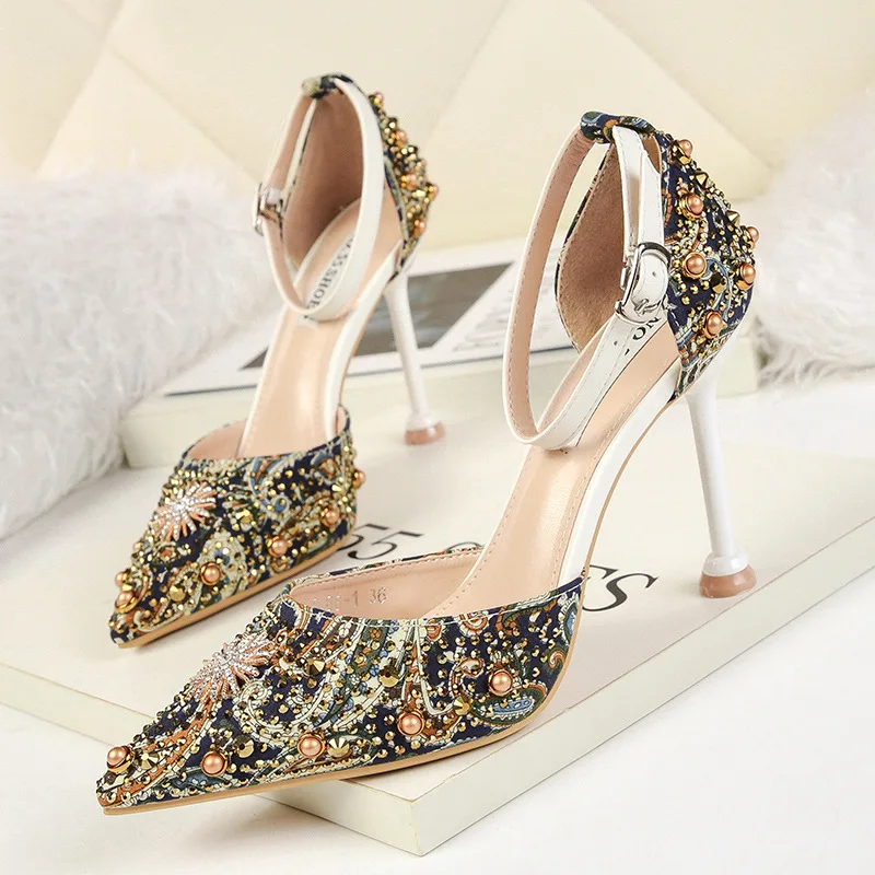 2020 Luxury Rhinestone women's dress shoes Sexy Black Gold Silver High Heels Shoes flower pattern, As picture
2020 Luxury Rhinestone women's dress shoes Sexy Black Gold Silver High Heels Shoes flower pattern, As picture