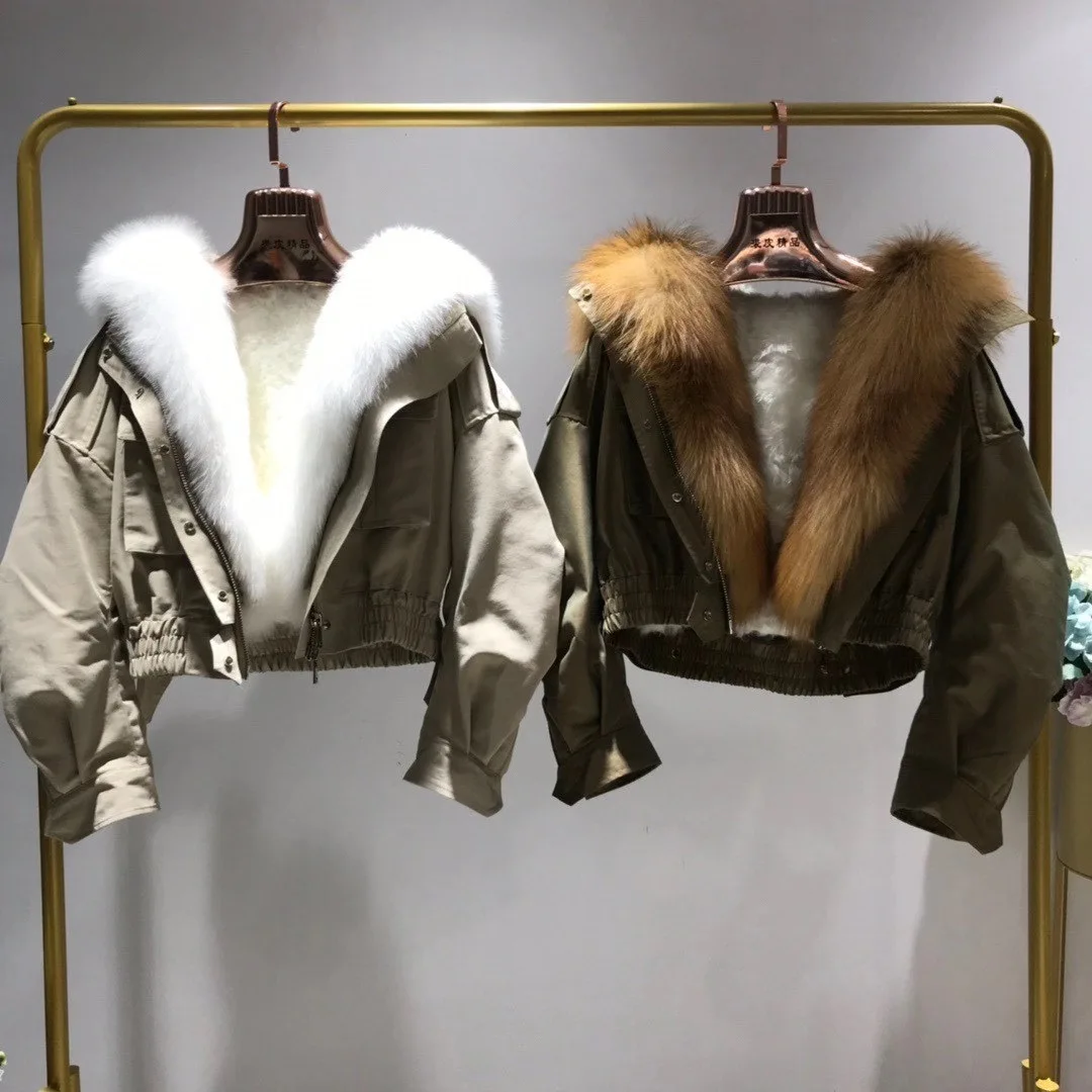 2020 New Ladies genuine fox fur coat with hood women winter real fox fur coat women's jacket
2020 New Ladies genuine fox fur coat with hood women winter real fox fur coat women's jacket