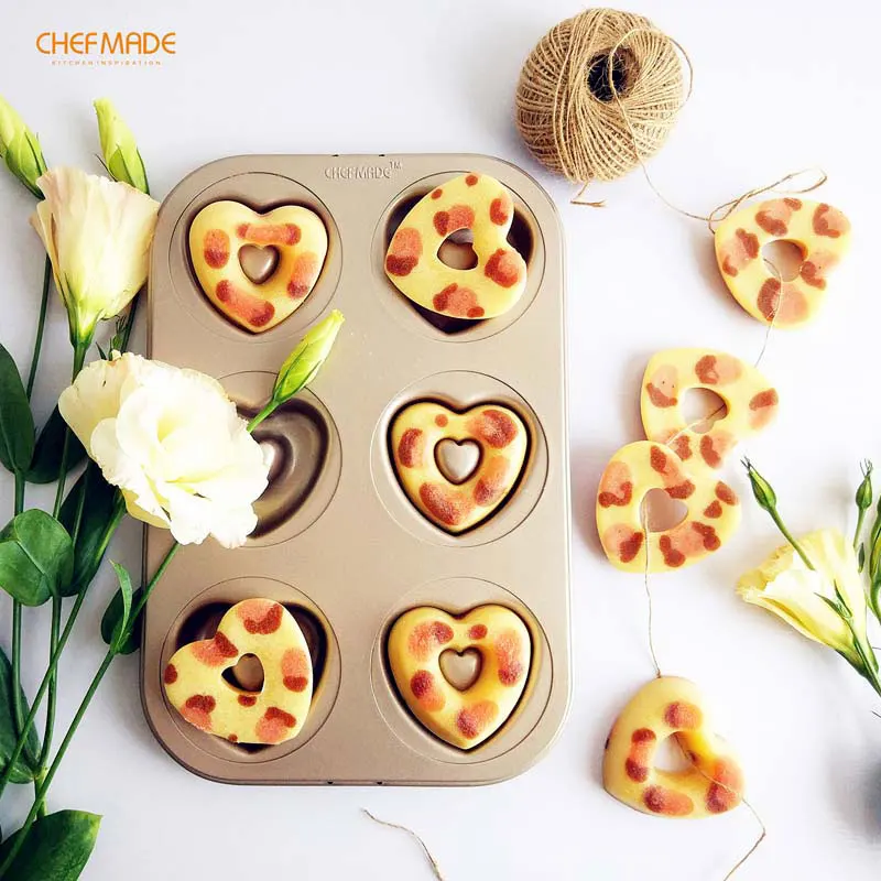 Chefmade 6 Heart Baking Pan Carbon Steel Mould Heart Shape Baking Tray Set, Champagne gold
Chefmade 6 Heart Baking Pan Carbon Steel Mould Heart Shape Baking Tray Set, Champagne gold