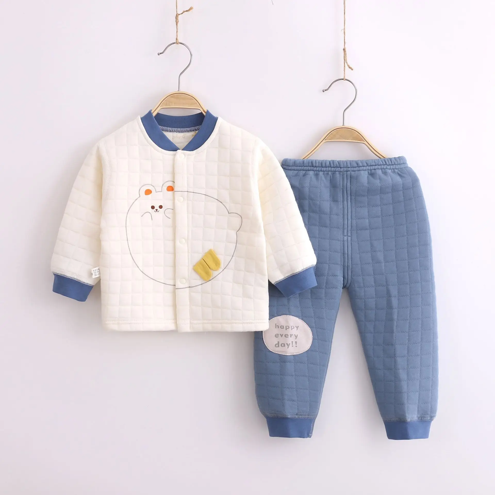 Baby autumn clothes suit cotton boneless children's underwear spring and autumn cardigan suit
Baby autumn clothes suit cotton boneless children's underwear spring and autumn cardigan suit