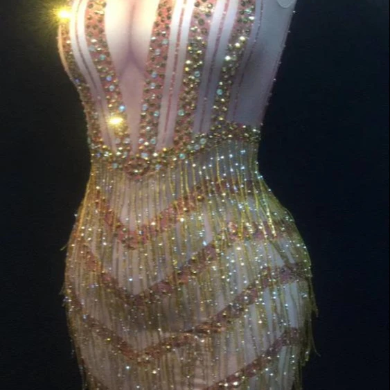 Sexy Gold Rhinestone Club Dress Women Sleeveless Tassel Party Dress Luxury Floor Length Bodycon Dress Singer Stage Costume
Sexy Gold Rhinestone Club Dress Women Sleeveless Tassel Party Dress Luxury Floor Length Bodycon Dress Singer Stage Costume