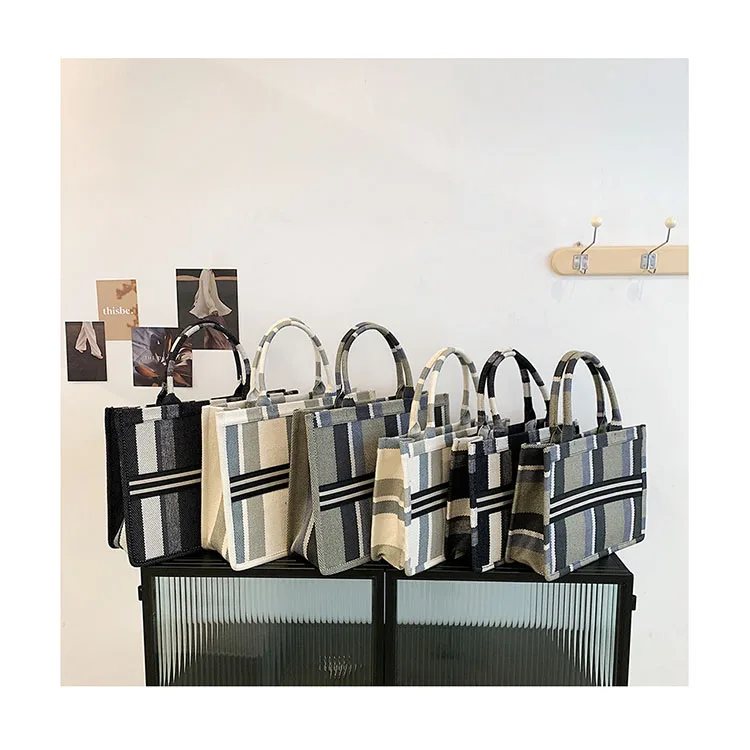 Large Capacity Casual Tote Bags Coarse Canvas Shoulder Hand Bags Fashion Women Stripes Plaid Underarm Handbags INS Shopping Bags
Large Capacity Casual Tote Bags Coarse Canvas Shoulder Hand Bags Fashion Women Stripes Plaid Underarm Handbags INS Shopping Bags