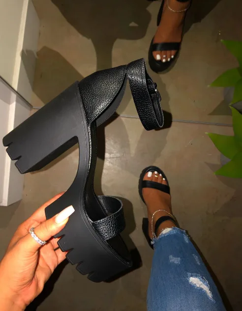 Women's sandals summer 2021 new fashion super high heels women's shoes waterproof platform buckle open toe sandals, Black pink
Women's sandals summer 2021 new fashion super high heels women's shoes waterproof platform buckle open toe sandals, Black pink