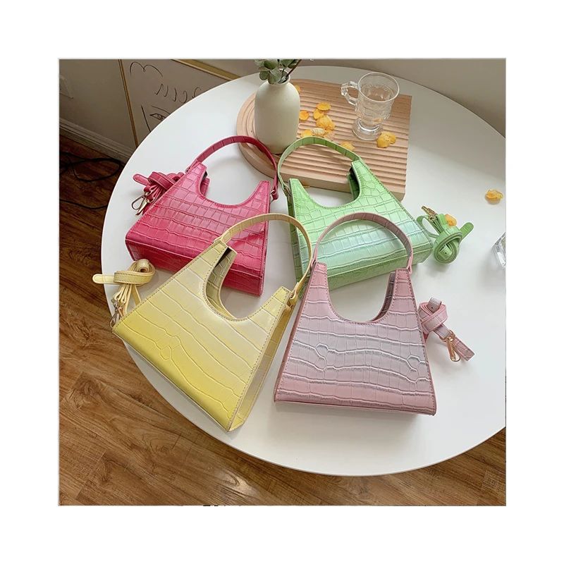 Summer Gradient Color Crocodile Pattern Crossbody Bags Women Triangle Shape Top-Handle Handbags New Small High Quality PU Purse
Summer Gradient Color Crocodile Pattern Crossbody Bags Women Triangle Shape Top-Handle Handbags New Small High Quality PU Purse
