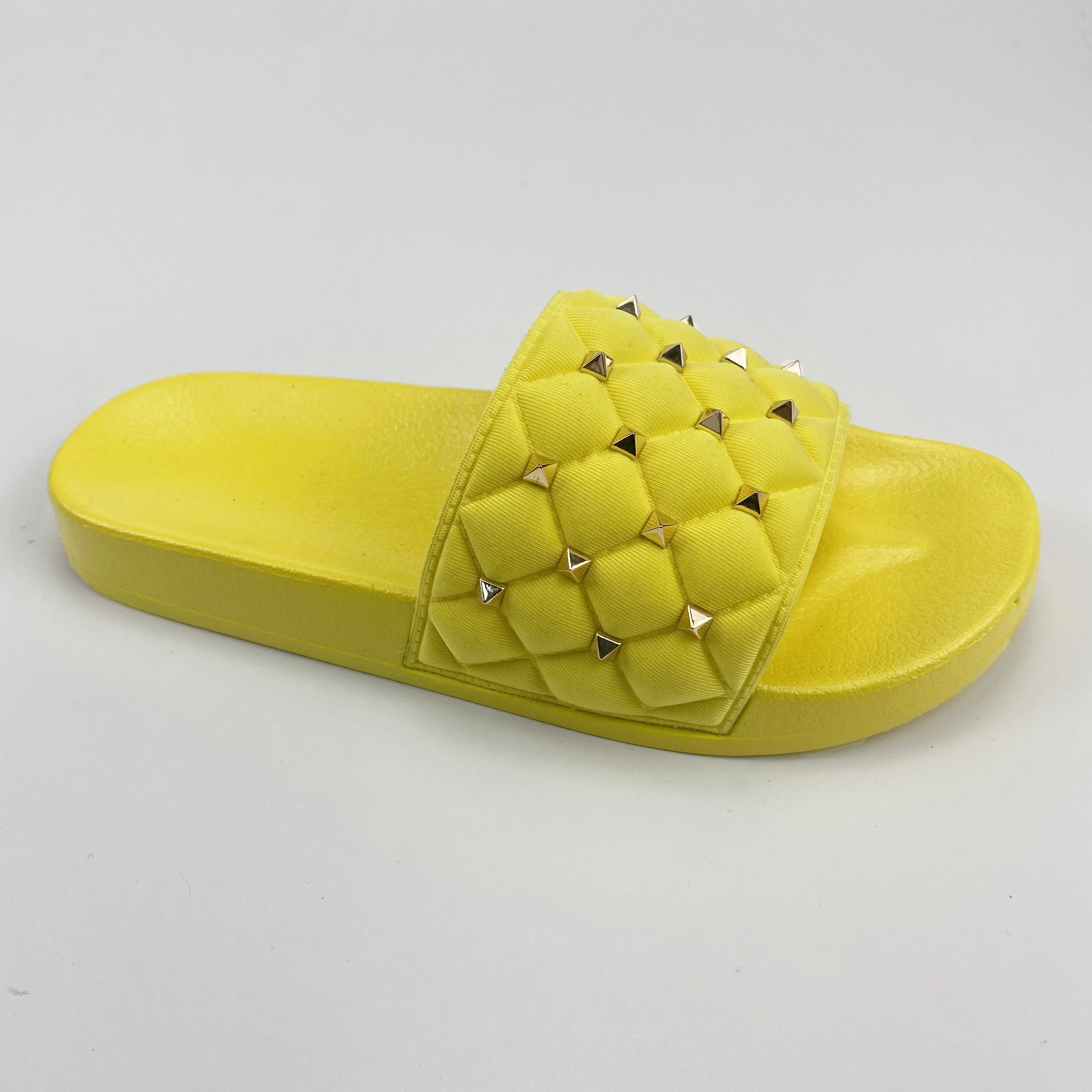 NEW Flat Womens Slippers PVC Rivets Beach Outdoor Slippers Slides Ladies with Colorful Crystal Sandals for Women Shoes
NEW Flat Womens Slippers PVC Rivets Beach Outdoor Slippers Slides Ladies with Colorful Crystal Sandals for Women Shoes