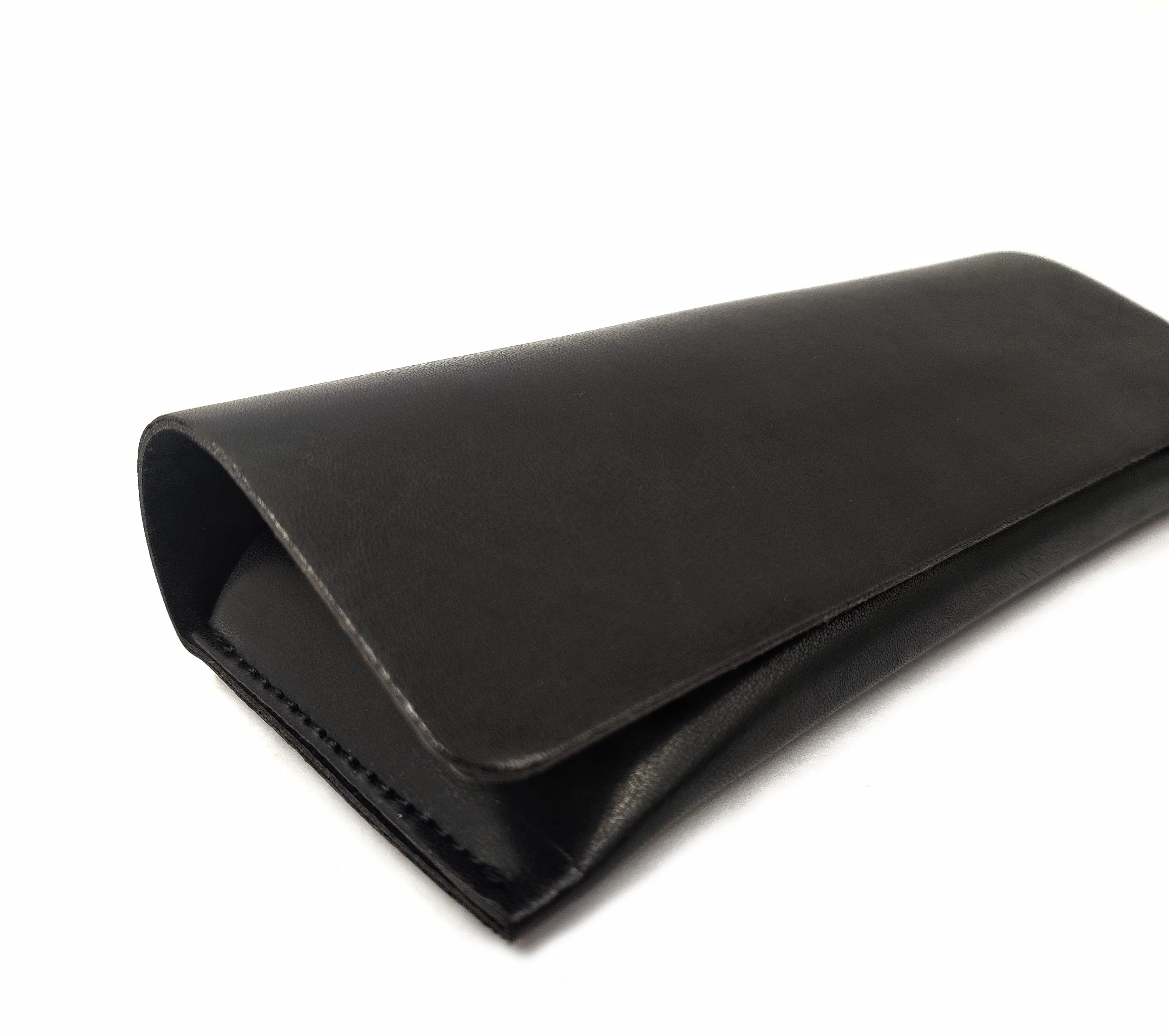 Black hidden button magnetic leather custom glasses case smooth high-end luxury Women Sunglasses 2021 men shades boxes oversized
Black hidden button magnetic leather custom glasses case smooth high-end luxury Women Sunglasses 2021 men shades boxes oversized