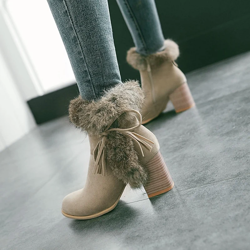 Winter Fashion New Round Head Stitching Plush Side Zipper Thick High Heels Ladies Short Boots, Black grey ecru
Winter Fashion New Round Head Stitching Plush Side Zipper Thick High Heels Ladies Short Boots, Black grey ecru