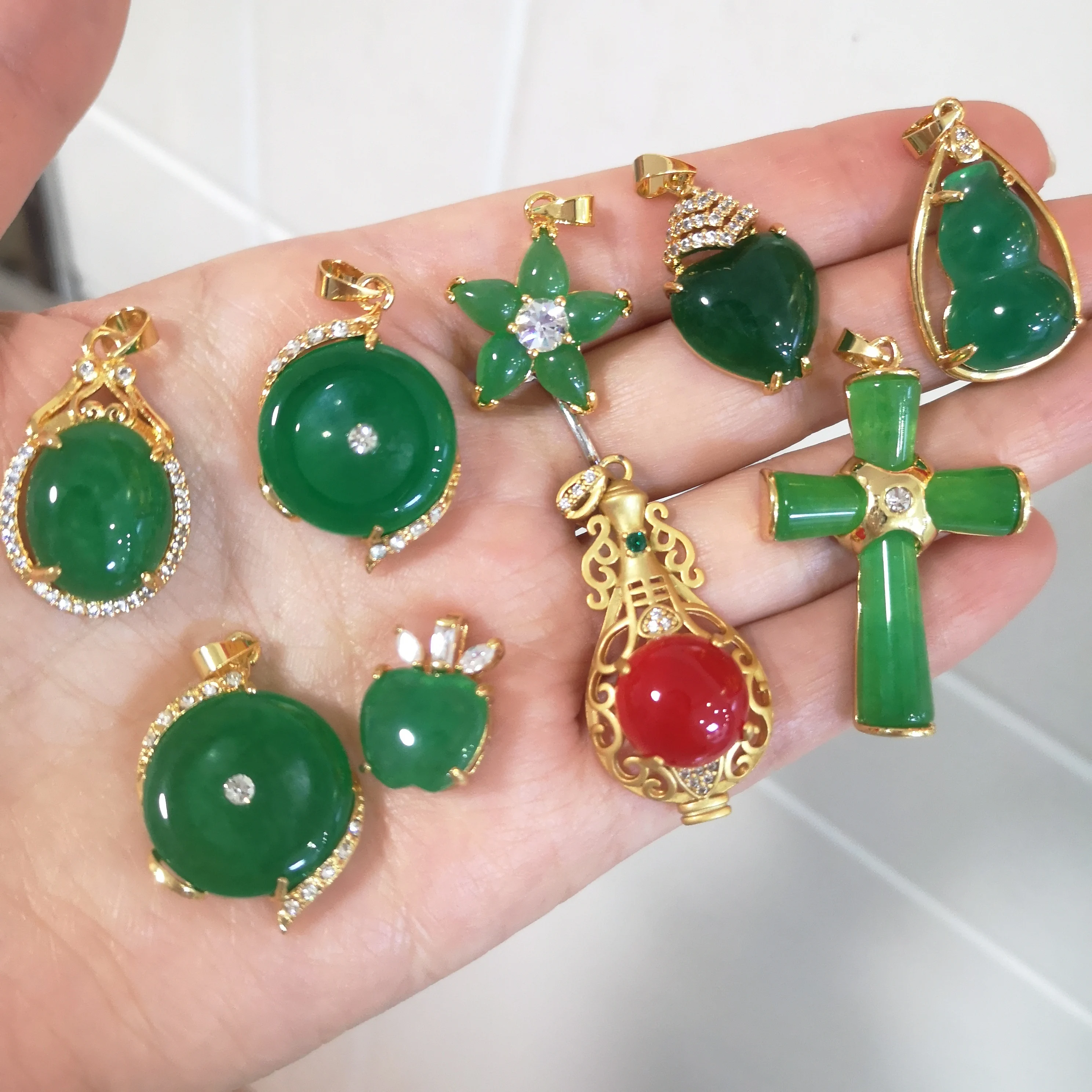 Jialin jewelry ins Hot Sale jade cross green emerald Chinese jade stone Pendant Necklace
Jialin jewelry ins Hot Sale jade cross green emerald Chinese jade stone Pendant Necklace