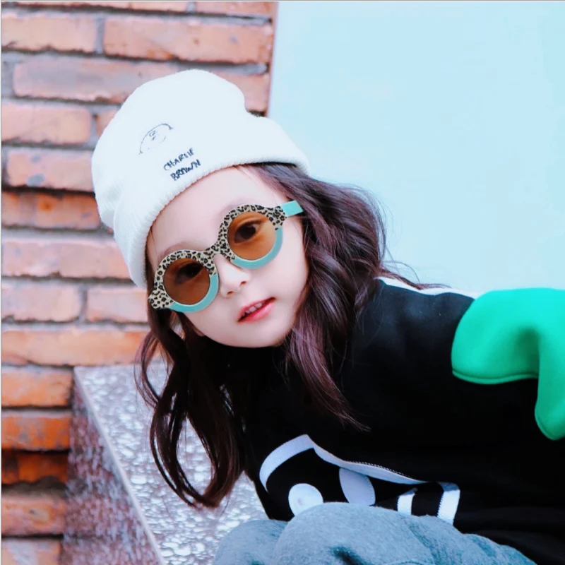 Robin eyewear A04 Jelly leopard print kids sunglasses vintage small round frame children eyeglasses street shot prom glasses
Robin eyewear A04 Jelly leopard print kids sunglasses vintage small round frame children eyeglasses street shot prom glasses