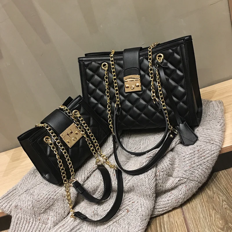 The 2019 new European American style shoulder bag fashion lock pu leather bag diamond embroidered bag
The 2019 new European American style shoulder bag fashion lock pu leather bag diamond embroidered bag