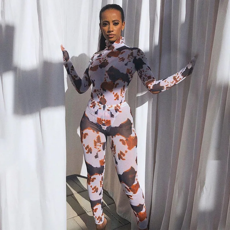 2021 New fashion women Cow Printed full sleeves bodysuit and leggings two piece set women ladies clothing
2021 New fashion women Cow Printed full sleeves bodysuit and leggings two piece set women ladies clothing