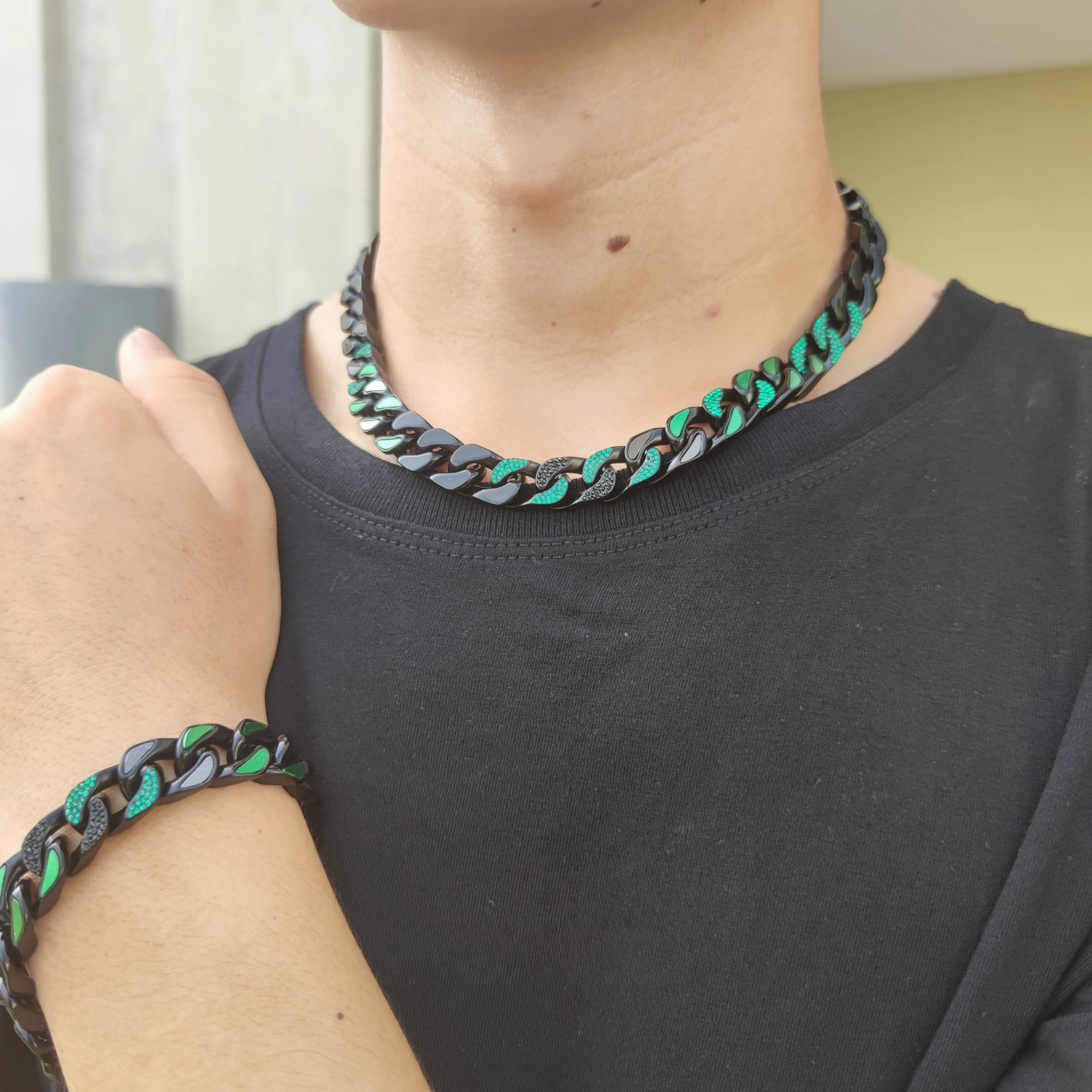 VEROMCA Hip Hop Black Green Stainless Steel Cuban Link Men Jewelry Diamond Necklace
VEROMCA Hip Hop Black Green Stainless Steel Cuban Link Men Jewelry Diamond Necklace