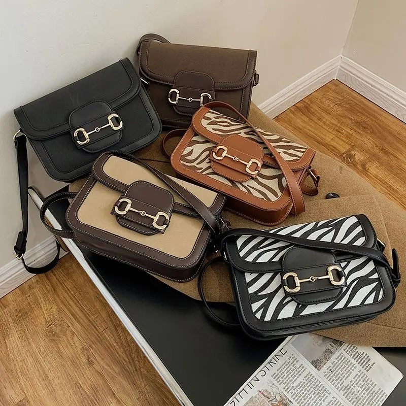 Luxury Purses And Handbags For Women Frosted Stripes Metal Buckle Handbag Vendors Fashion Shoulder Handbag 2021
Luxury Purses And Handbags For Women Frosted Stripes Metal Buckle Handbag Vendors Fashion Shoulder Handbag 2021