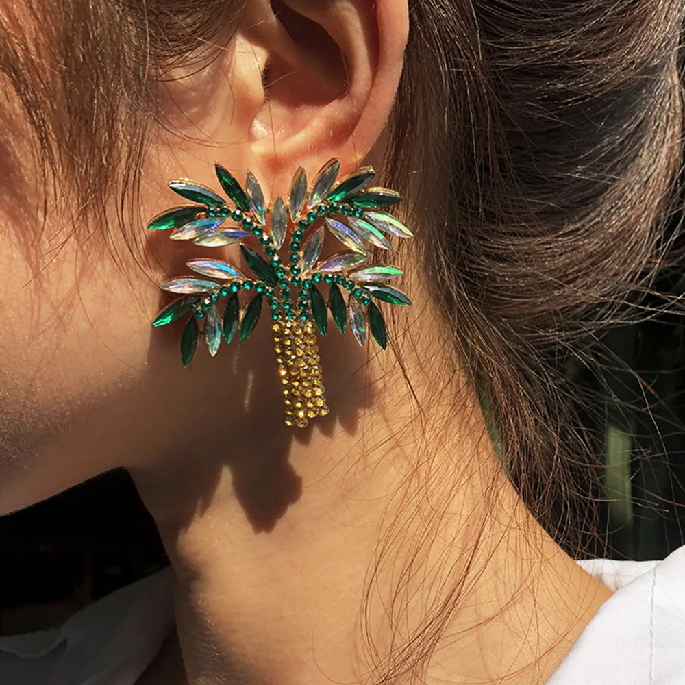 E8716 Creative Girl Gold Plated Alloy Rhinestones Ear Studs Big Drop Green Tree Leaves Diamond Earrings
E8716 Creative Girl Gold Plated Alloy Rhinestones Ear Studs Big Drop Green Tree Leaves Diamond Earrings