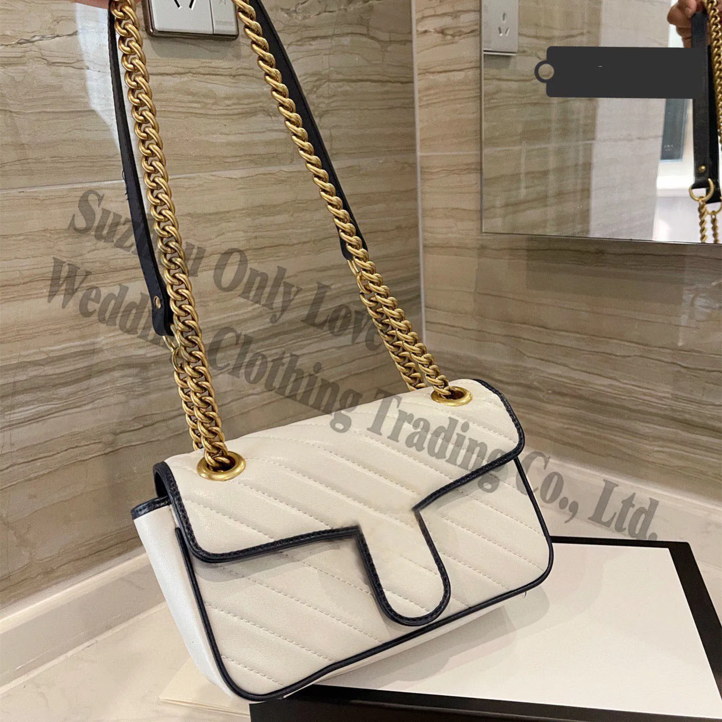 2021 Lady Fashion Thread Large size Women Real Leather square saddle flap bag letter woman hang bags girl shoulder bag
2021 Lady Fashion Thread Large size Women Real Leather square saddle flap bag letter woman hang bags girl shoulder bag