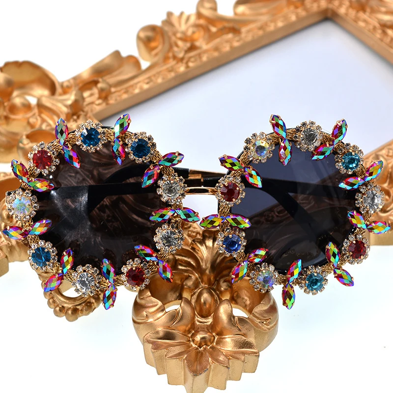 gesenda Hot Selling Vintage Luxury Fashion Diamond Round Sun Glasses Women Rhinestone Party Flower Shades Sunglasses 2021, Custom color
gesenda Hot Selling Vintage Luxury Fashion Diamond Round Sun Glasses Women Rhinestone Party Flower Shades Sunglasses 2021, Custom color