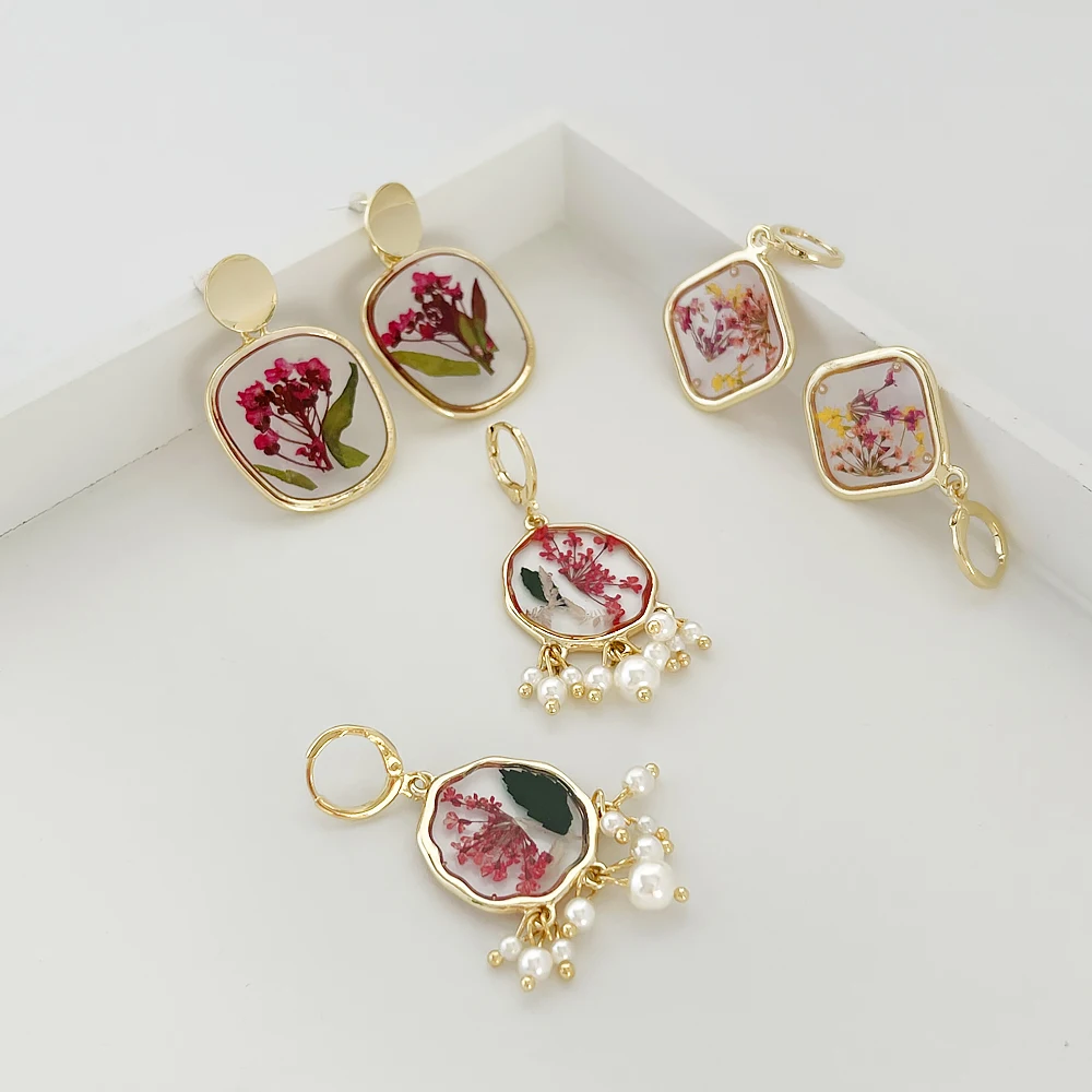 E0510 summer beach jewelry boho floating pressed flower dangle earring red dried flower resin drop earring with pearls
E0510 summer beach jewelry boho floating pressed flower dangle earring red dried flower resin drop earring with pearls