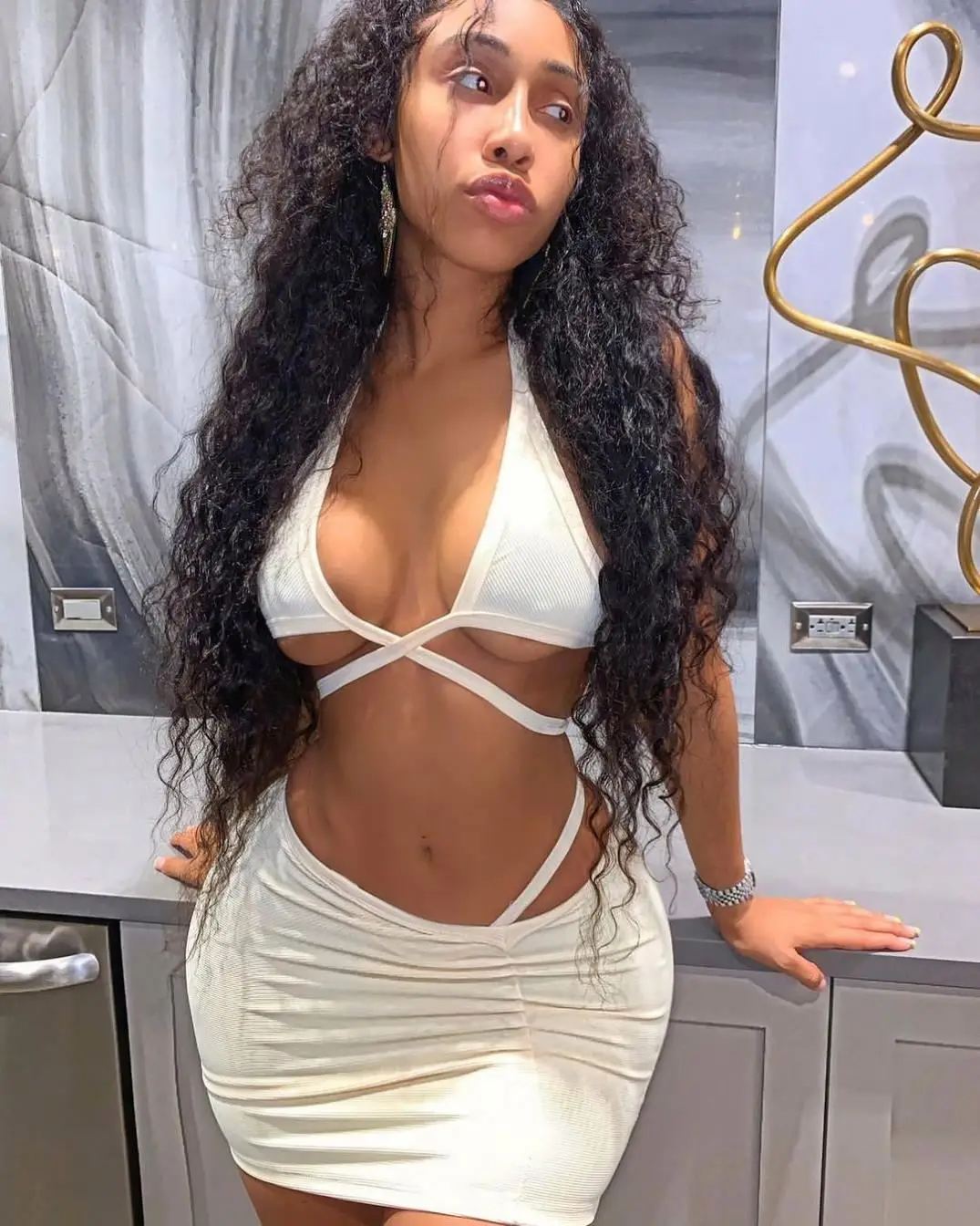 Night Club Sexy Backless Back Lace Up Halter Solid Color Pleated Women Bodycon Dress Set two piece pants set women clothing 2021
Night Club Sexy Backless Back Lace Up Halter Solid Color Pleated Women Bodycon Dress Set two piece pants set women clothing 2021