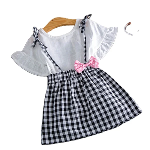 Korean summer new medium-sized girls short-sleeved suspenders skirt bow two-piece suit kids children clothing
Korean summer new medium-sized girls short-sleeved suspenders skirt bow two-piece suit kids children clothing