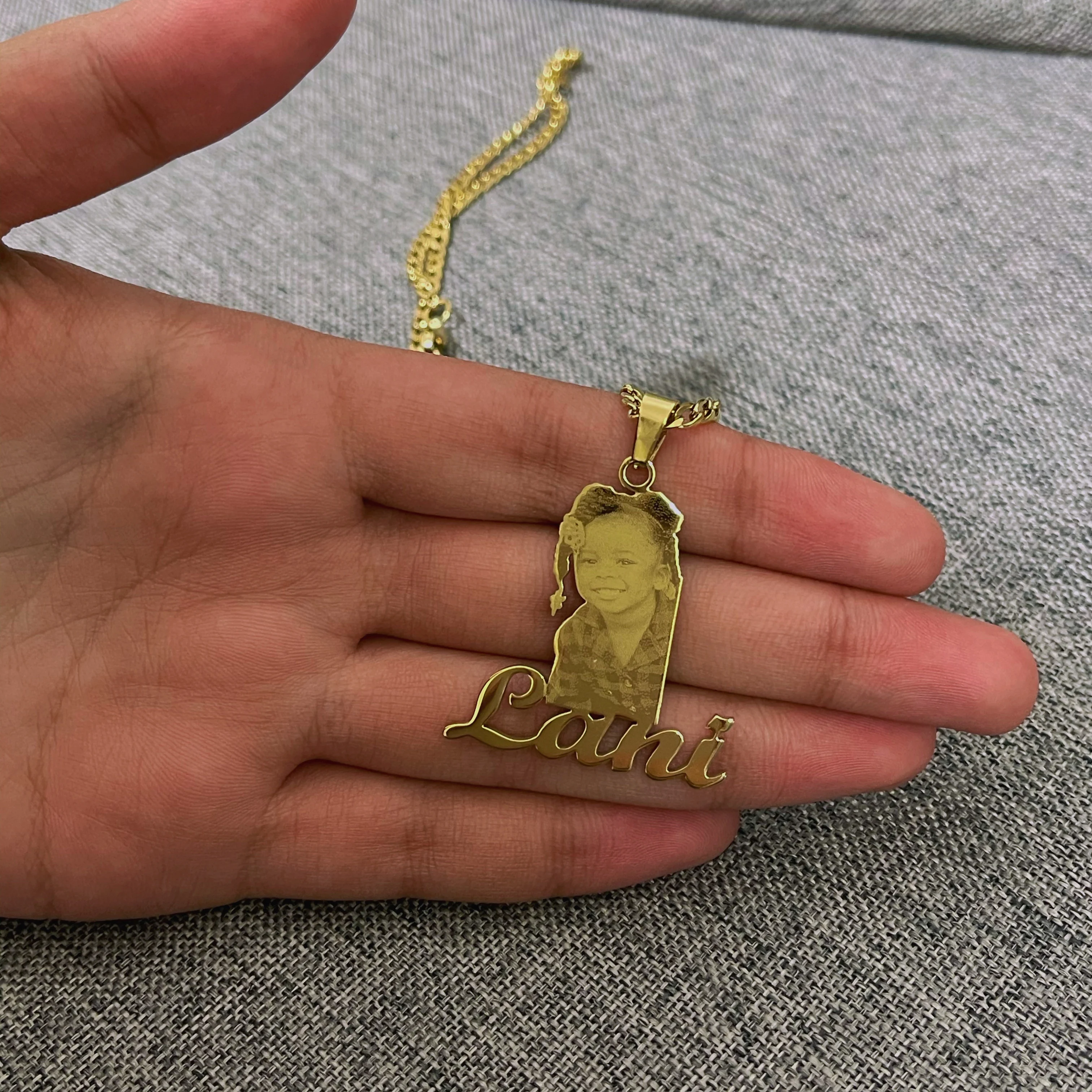 2021 New Design Stainless Steel 18K Real Gold PVD plating Custom Name 3D Photo Gold Character Necklaces, Picture
2021 New Design Stainless Steel 18K Real Gold PVD plating Custom Name 3D Photo Gold Character Necklaces, Picture