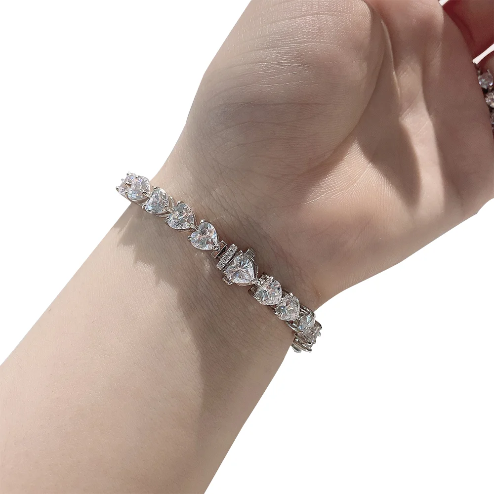 New Iced Out Cubic Zircon Heart Tennis Bracelet Silver color Hearts Charm chain Bracelet Hip Hop Jewelry for women
New Iced Out Cubic Zircon Heart Tennis Bracelet Silver color Hearts Charm chain Bracelet Hip Hop Jewelry for women