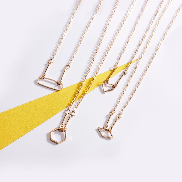 Gold heart geometric diamond hexagonal hollow alloy necklace charm message card birthday gift for a woman's girl
Gold heart geometric diamond hexagonal hollow alloy necklace charm message card birthday gift for a woman's girl