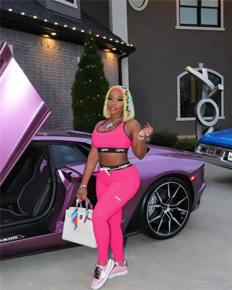 New Arrivals 2021 Sleeveless Letter Printed Hollow Out Two Piece Pants Set Sweat Suits Women 
New Arrivals 2021 Sleeveless Letter Printed Hollow Out Two Piece Pants Set Sweat Suits Women