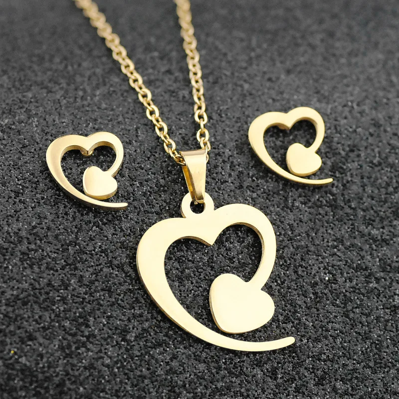 Love Pendant Necklace Earrings Clavicle chain gold-plated stainless steel chain jewelry set wholesale for women
Love Pendant Necklace Earrings Clavicle chain gold-plated stainless steel chain jewelry set wholesale for women