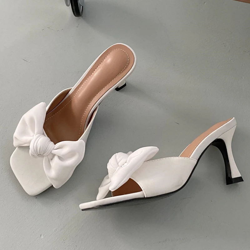 2022 New Women Summer Black White Party Slippers Fashion Elegant Butterfly-knot Square Toe High Heel Slides Ladies Shoes
2022 New Women Summer Black White Party Slippers Fashion Elegant Butterfly-knot Square Toe High Heel Slides Ladies Shoes