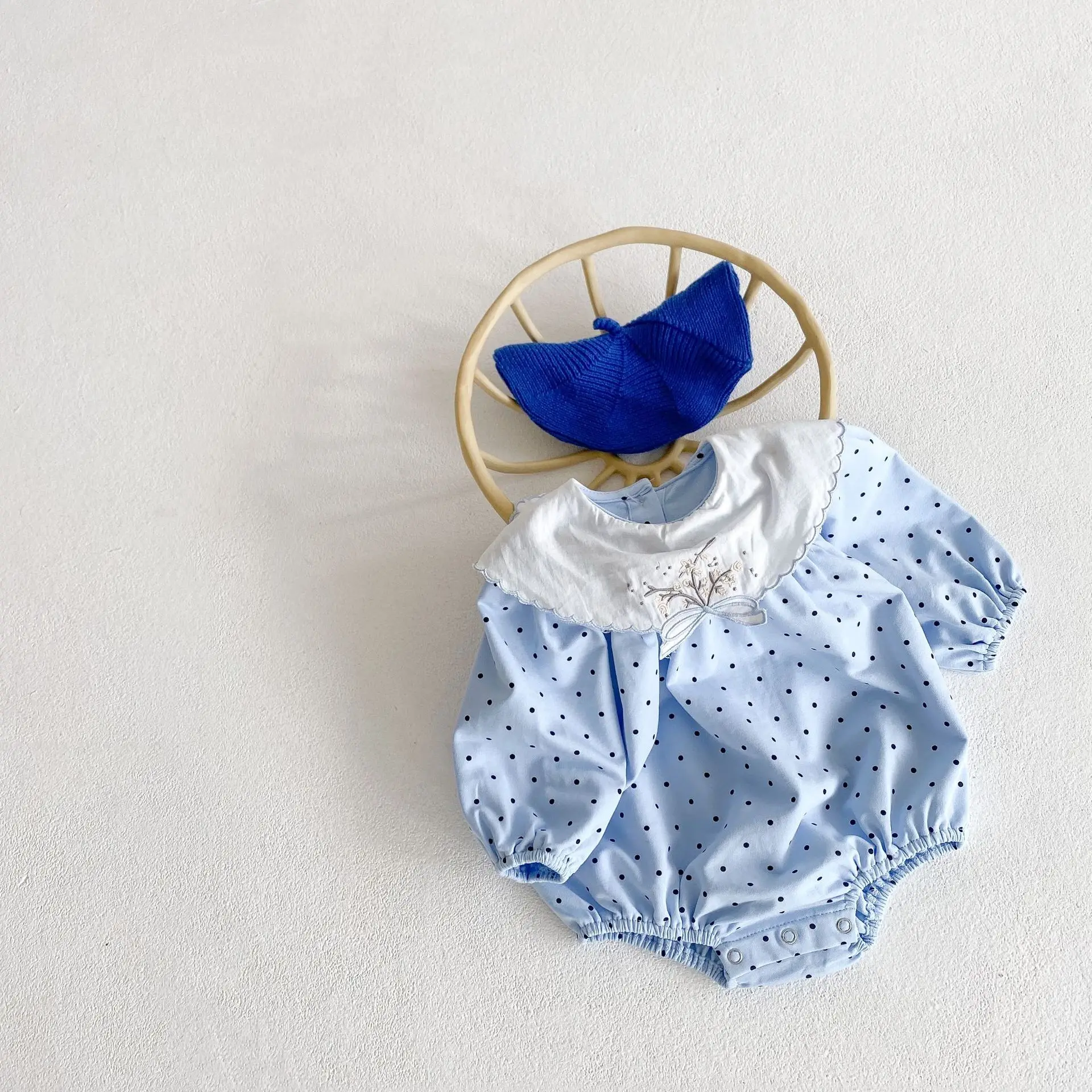 2021 autumn 3-6 months baby girl clothes children floral baby girl embroidered collar polka dot long sleeve romper jumpsuit
2021 autumn 3-6 months baby girl clothes children floral baby girl embroidered collar polka dot long sleeve romper jumpsuit