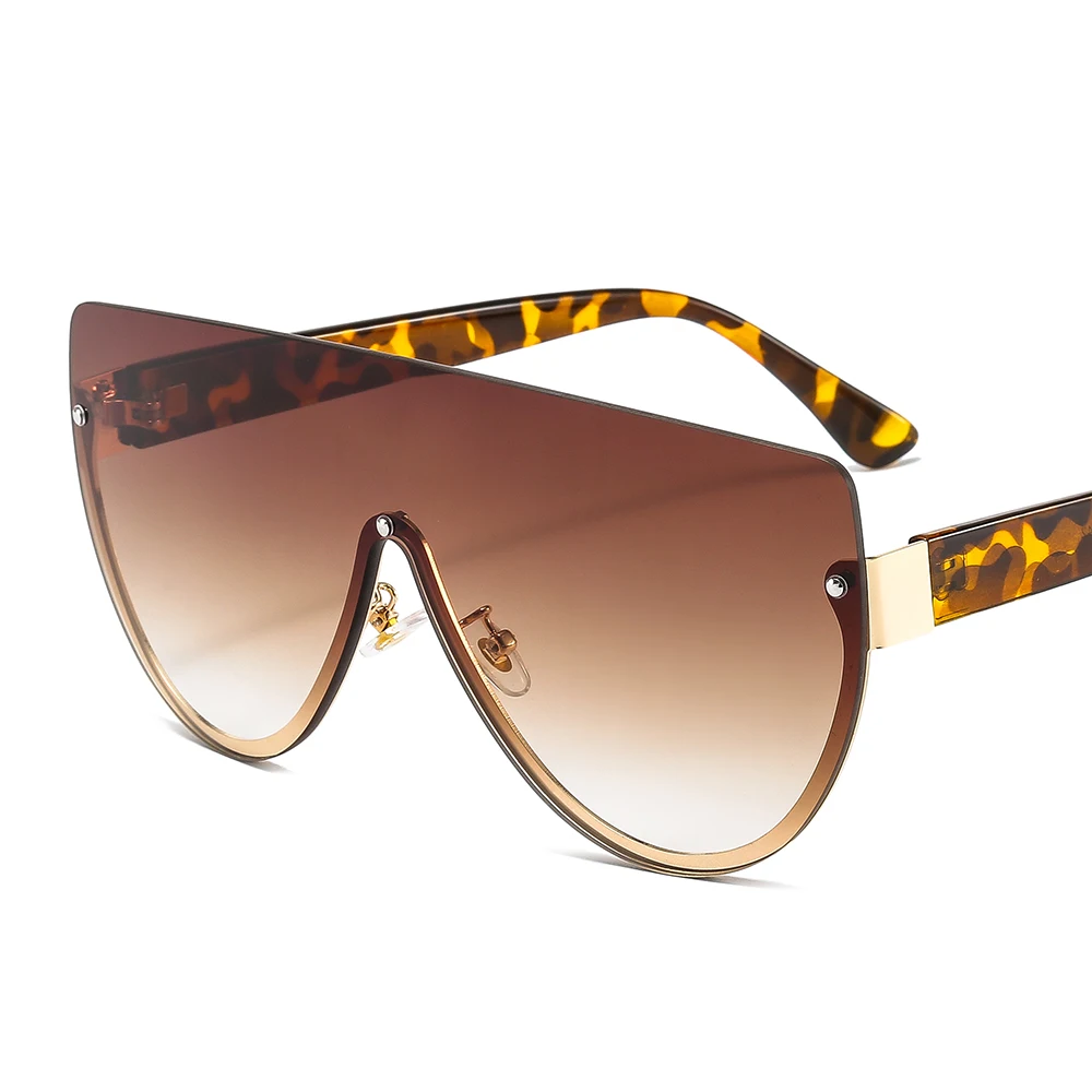 Fashion Men And Women With Large Metal Frame Sun Glasses Personality One Piece Half-Frame Tide Sunglasses
Fashion Men And Women With Large Metal Frame Sun Glasses Personality One Piece Half-Frame Tide Sunglasses
