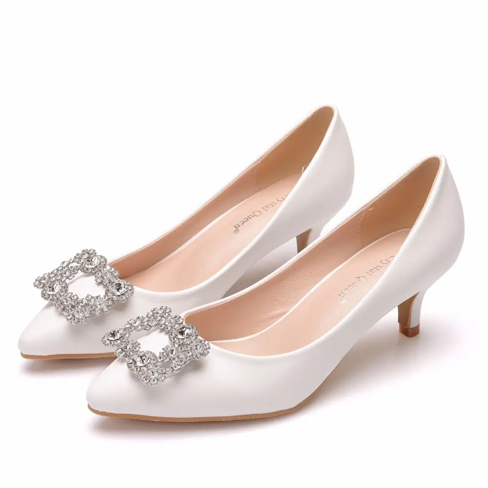 5cm Kitten Heel Pointed Toe Plus Size White Rhinestone Square Buckle Pumps Shoes Thin Heel Women Bridal Wedding Shoes
5cm Kitten Heel Pointed Toe Plus Size White Rhinestone Square Buckle Pumps Shoes Thin Heel Women Bridal Wedding Shoes
