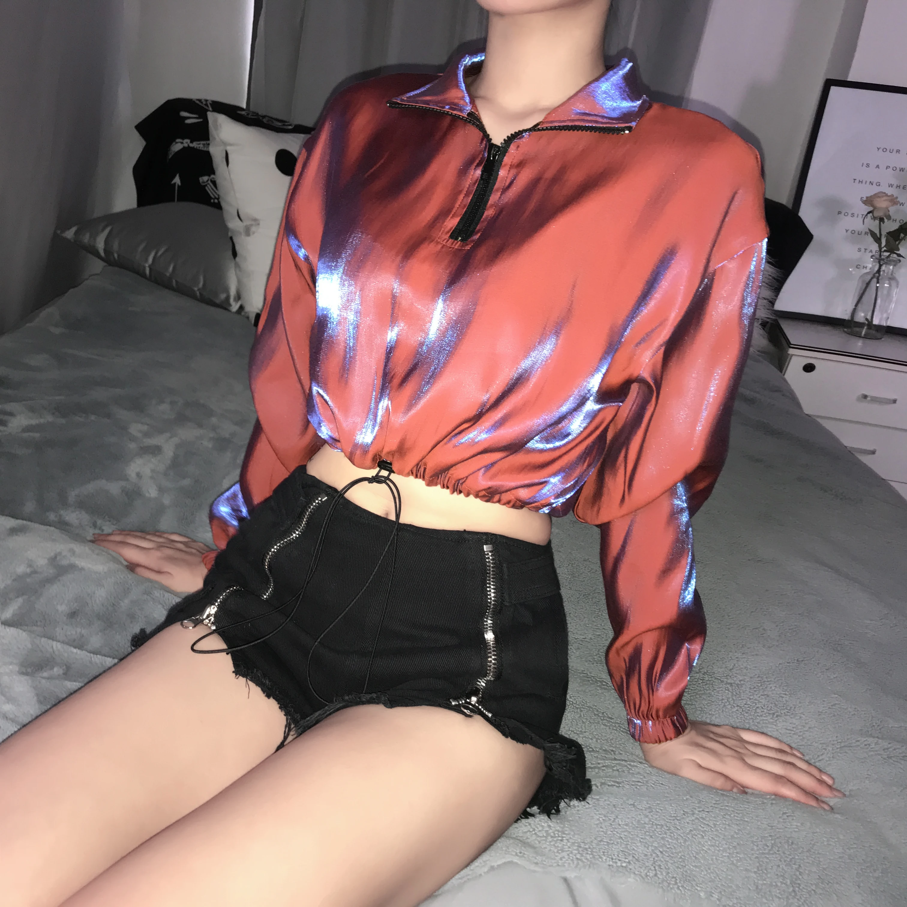 Trendy Fashion Design Shiny Drawstring Long Sleeve Crop Top Zipper T-shirt Hoodie, Customized color
Trendy Fashion Design Shiny Drawstring Long Sleeve Crop Top Zipper T-shirt Hoodie, Customized color