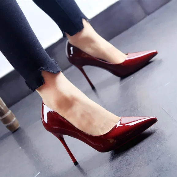 2022 spring and summer fashion new high-end pointed toe solid colour fine heel ladies high heels
2022 spring and summer fashion new high-end pointed toe solid colour fine heel ladies high heels