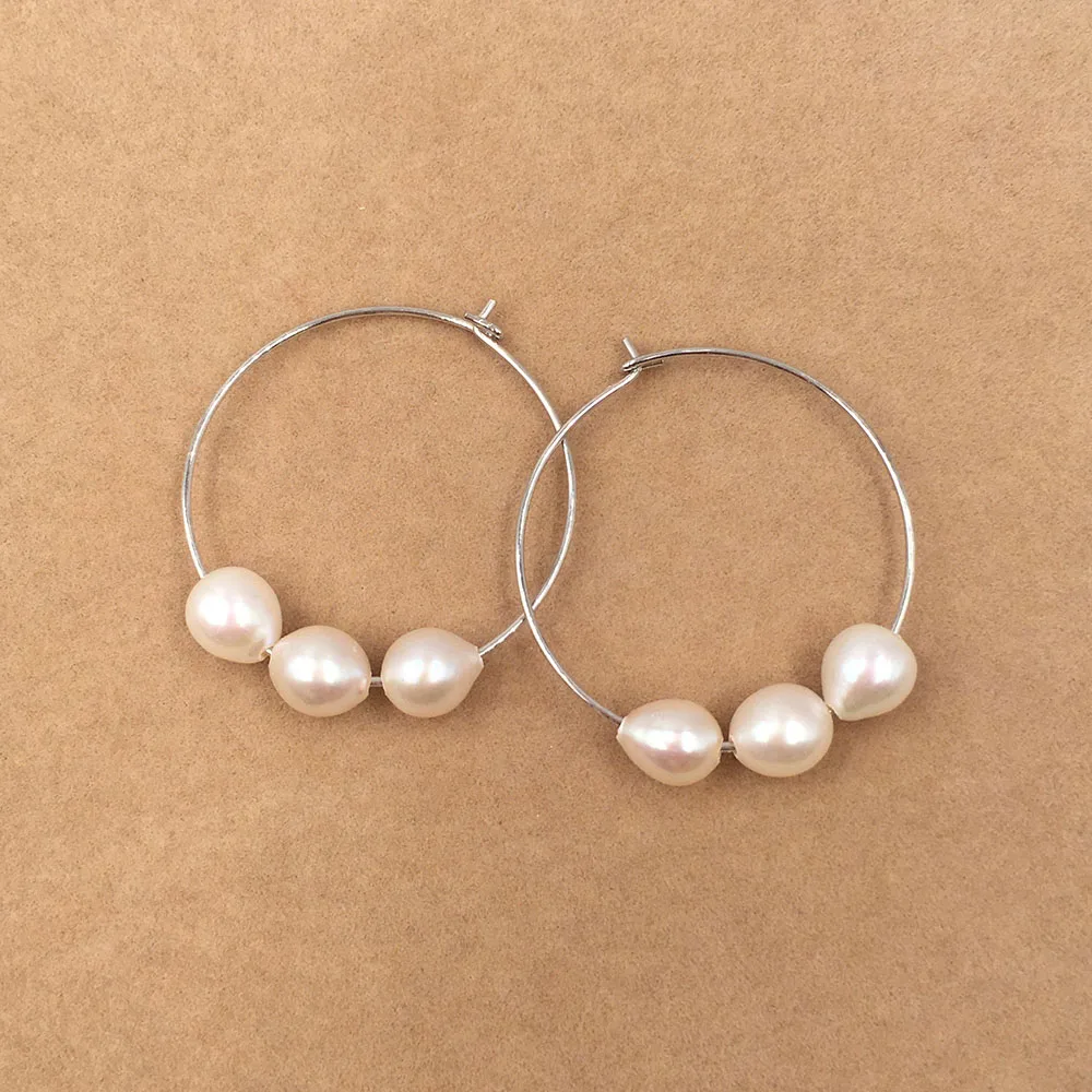 8-9 mm baroque pearl 925 silver earring loop, 100% nature freshwater pearl . 33 mm earring hook
8-9 mm baroque pearl 925 silver earring loop, 100% nature freshwater pearl . 33 mm earring hook