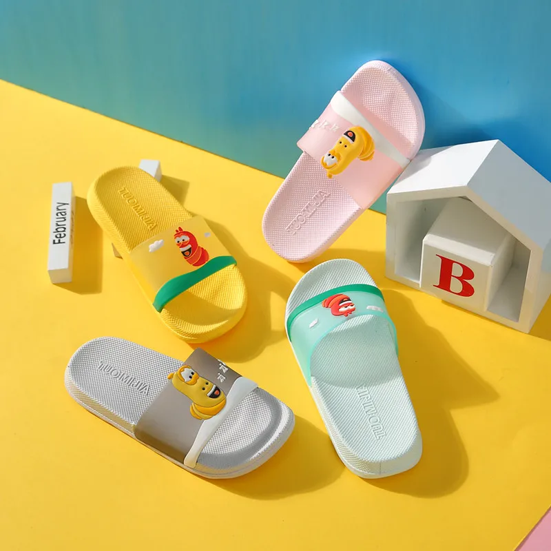 Summer children's slippers new thick-soled medium and large children's bathroom non-slip cute cartoon sandals and slippers
Summer children's slippers new thick-soled medium and large children's bathroom non-slip cute cartoon sandals and slippers