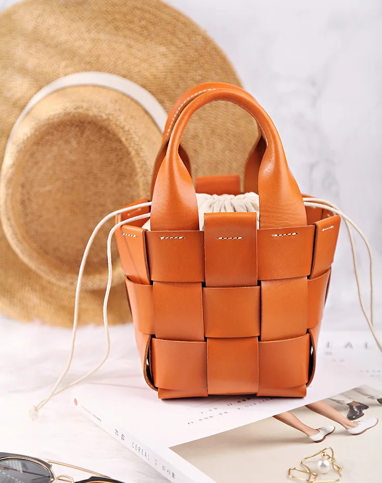 In Stock Basket Cowhide Leather Bags Luxury Designer HandBags For Women Handbags Ladies Leather Tote Bags Fancy pack, Customized
In Stock Basket Cowhide Leather Bags Luxury Designer HandBags For Women Handbags Ladies Leather Tote Bags Fancy pack, Customized