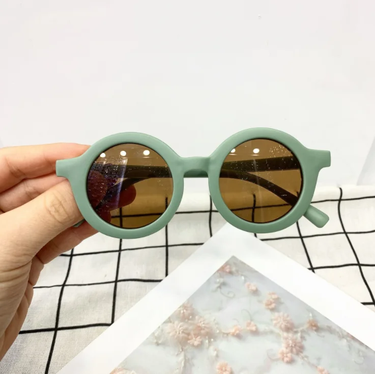 New Product matte lovely little kids sunglasses designers kids sunglasses kids fashion sunglass for 5-12 years boy and girls
New Product matte lovely little kids sunglasses designers kids sunglasses kids fashion sunglass for 5-12 years boy and girls