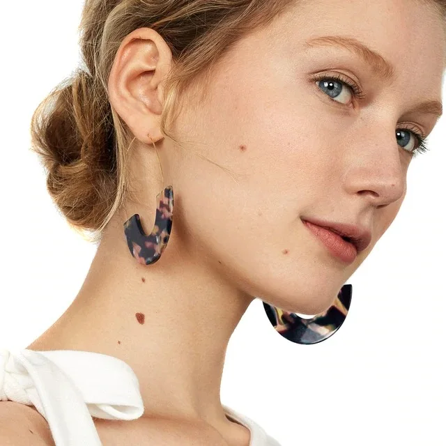 2021 Autumn Winter Sweater Chain Hot Selling Acetic Acid Acrylic U-Shaped Earrings Plastic Resin Leopard Druzy Earrings, Picture
2021 Autumn Winter Sweater Chain Hot Selling Acetic Acid Acrylic U-Shaped Earrings Plastic Resin Leopard Druzy Earrings, Picture