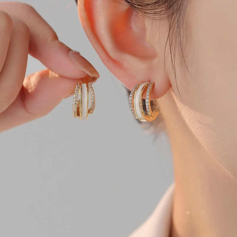 Wholesale Factory Price Enameled White Stud Earrings Multi Layered Earrings C-shaped Zircon Earrings For Women
Wholesale Factory Price Enameled White Stud Earrings Multi Layered Earrings C-shaped Zircon Earrings For Women