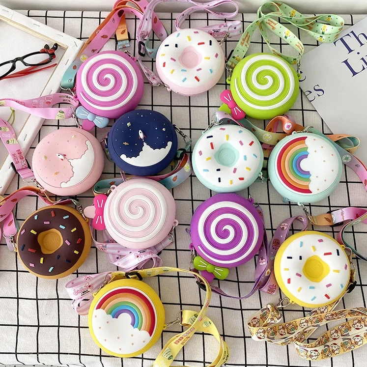 2022 Small Shoulder Handbags Fashion Silicone Jelly Bags Designer Kids Mini Crossbody Purses and Handbags Little Girls
2022 Small Shoulder Handbags Fashion Silicone Jelly Bags Designer Kids Mini Crossbody Purses and Handbags Little Girls