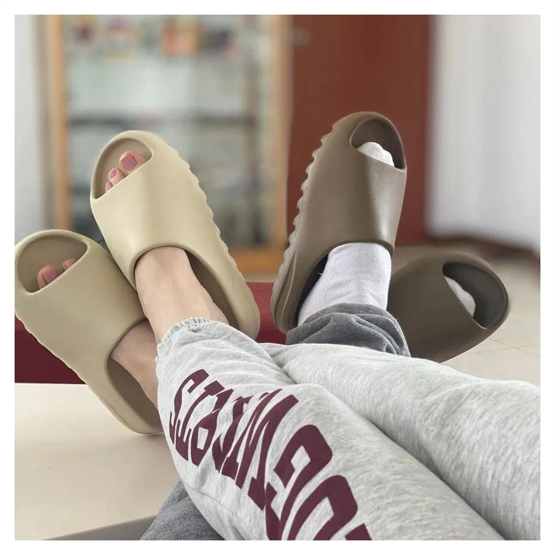 Original 2021 Yeezy Slides Bone Custom Printing Logo Colorful Yeezy Slides Men EVA PVC Brown Yeezy Slides, All color available
Original 2021 Yeezy Slides Bone Custom Printing Logo Colorful Yeezy Slides Men EVA PVC Brown Yeezy Slides, All color available