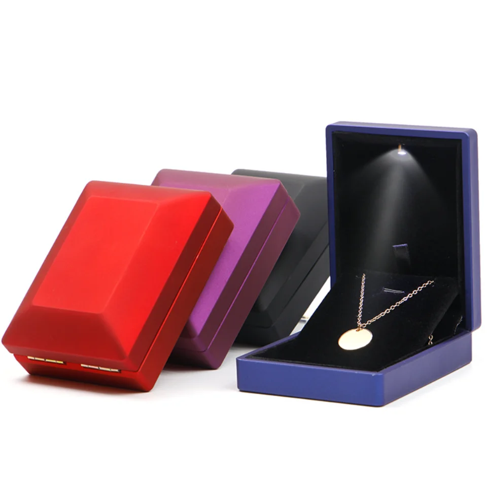 2020 custom varnish red blue black purple LED jewelry box ring bracelet jewellery necklace box with LED Light, Black, blue, red, purple
2020 custom varnish red blue black purple LED jewelry box ring bracelet jewellery necklace box with LED Light, Black, blue, red, purple