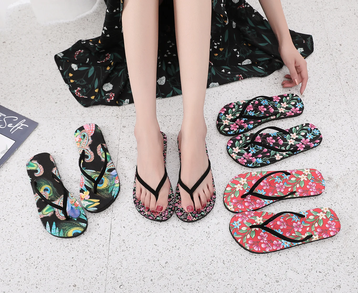 2021 Summer Beach Floral Print Sandals Flip Flops Women Beach Shoes Outdoor Slippers Top Black Flip Flops Near Me In Spanish, Black,red,green
2021 Summer Beach Floral Print Sandals Flip Flops Women Beach Shoes Outdoor Slippers Top Black Flip Flops Near Me In Spanish, Black,red,green