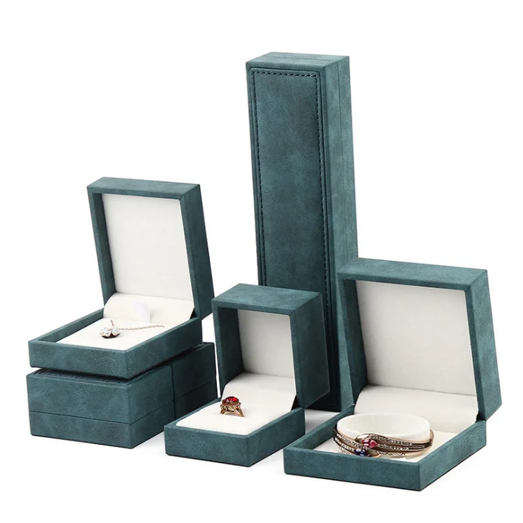 Wholesale Customised Square Navy Blue Pu Jewelry Gift Box Thick Flannel Ring Bracelet Jewelry Box, Picture
Wholesale Customised Square Navy Blue Pu Jewelry Gift Box Thick Flannel Ring Bracelet Jewelry Box, Picture
